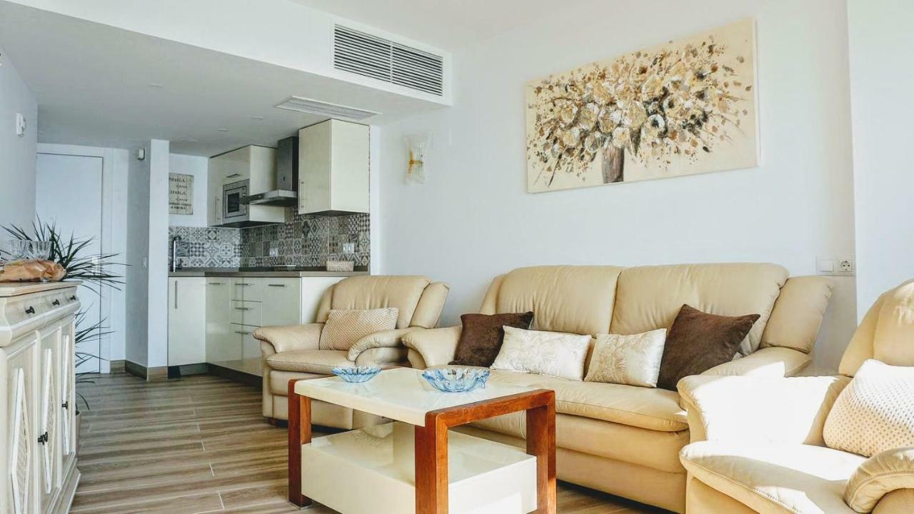 Beachfront Apartment In Fuengirola With Sea Views Exterior photo